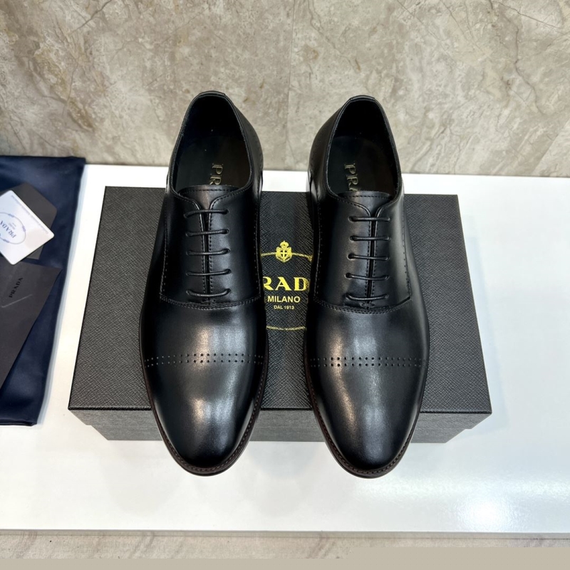 Pra*a leather shoes